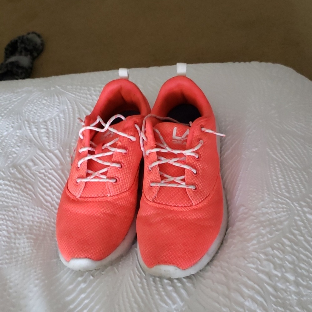 Shoes size 8 1/2, Sneakers size 9, Jumpers Size L